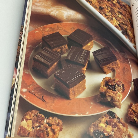 Betty Crocker’s Ultimate Cookie Book Hardcover First Edition 1992 - Picture 13 of 16